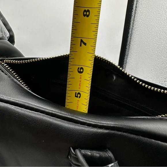 Black Dog-Shaped Crossbody Bag - Picture 7 of 12